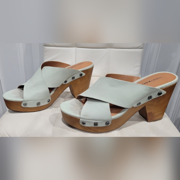 Lucky Brand Women's Takara Heeled Sandal in Mint Green with a 1-1/2" Platform - Picture 3 of 8